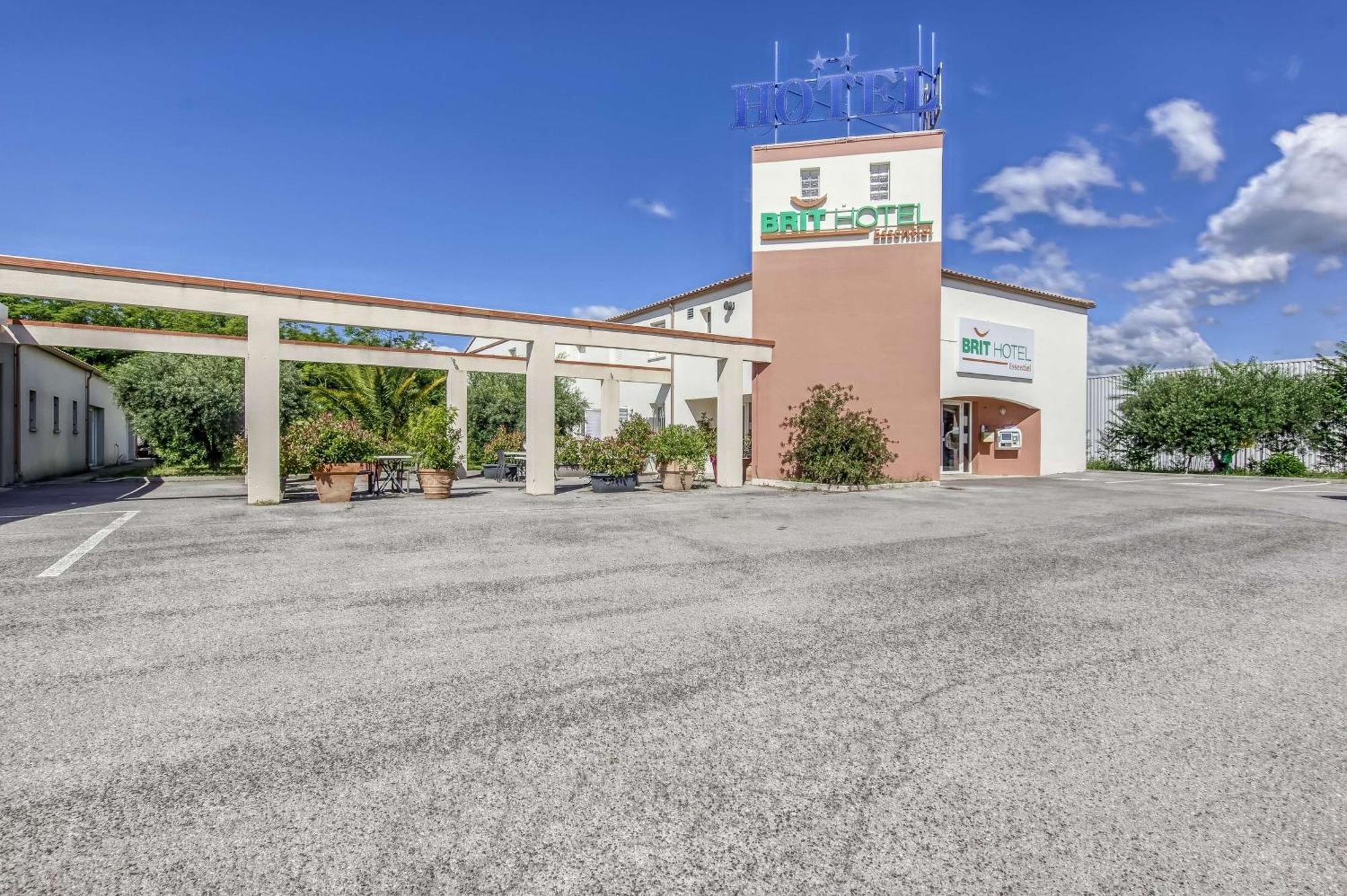 Brit Hotel Clermont-lʼHérault Kültér fotó